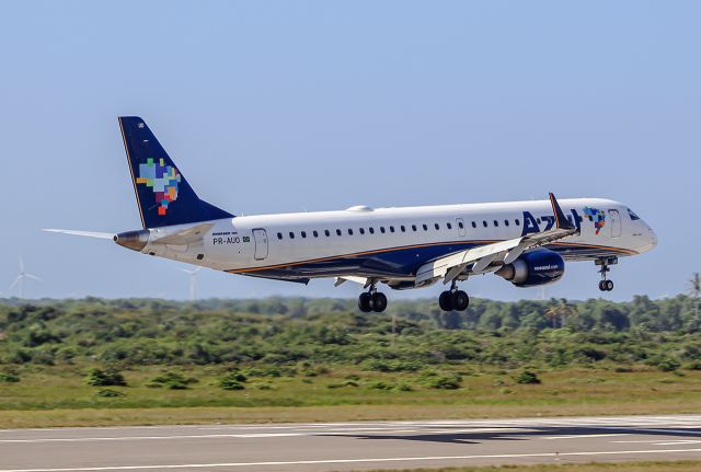 EMBRAER 195 (PR-AUO)