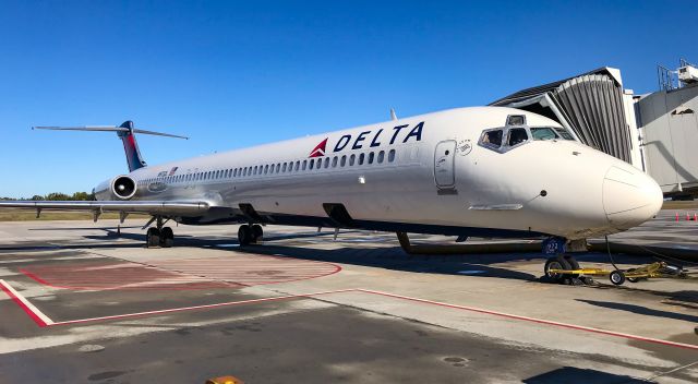 McDonnell Douglas MD-88 (N972DL)