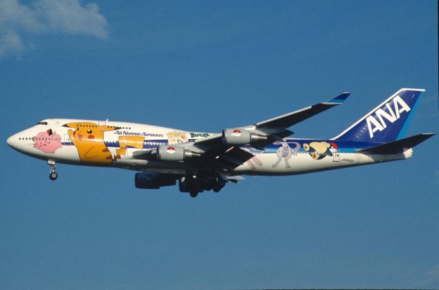 Boeing 747-400 (JA8962) - Final Approach to Narita Intl Airport Rwy34L on 1999/10/24 " Inter Pokemon c/s "