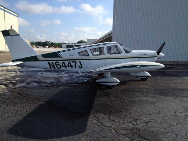 Piper Cherokee (N6447J)