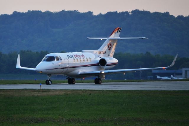 Hawker 800 (N811AM) - AirMed Hawker 800 N811AM ready to go from 21L at KLUK.