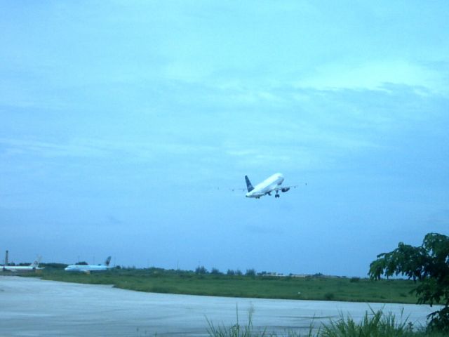 Airbus A320 (N712JB) - On its way back to KJFK