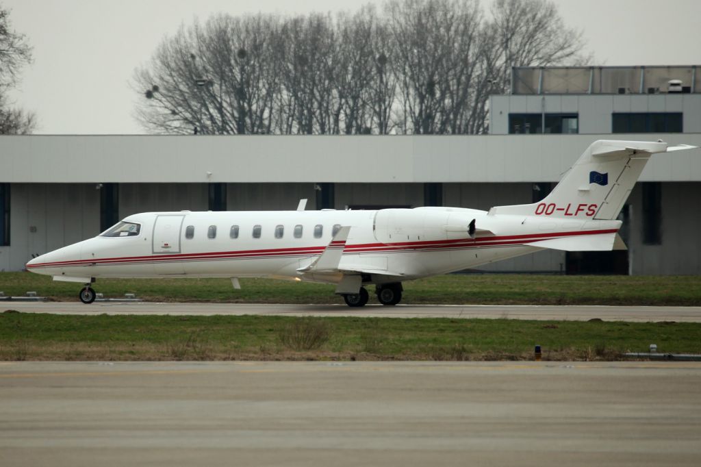 Learjet 45 (OO-LFS)