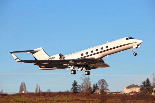 Gulfstream Aerospace Gulfstream V (N516GH) - A nice Gulfstream G-V is taking of from BFI