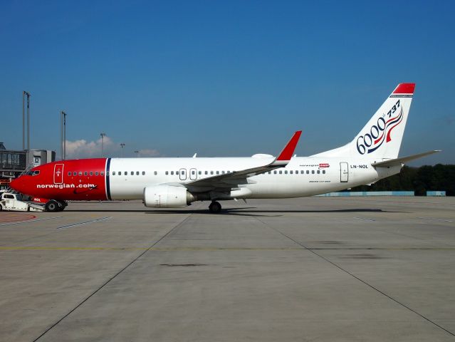 Boeing 737-800 (LN-NOL)