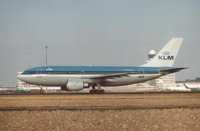 Airbus A310 (PH-AGD) - KLM A310-203 cn264 take off RWY24, jr 83-96