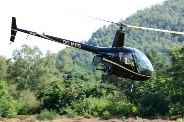 Robinson R-22 (OO-MRS)