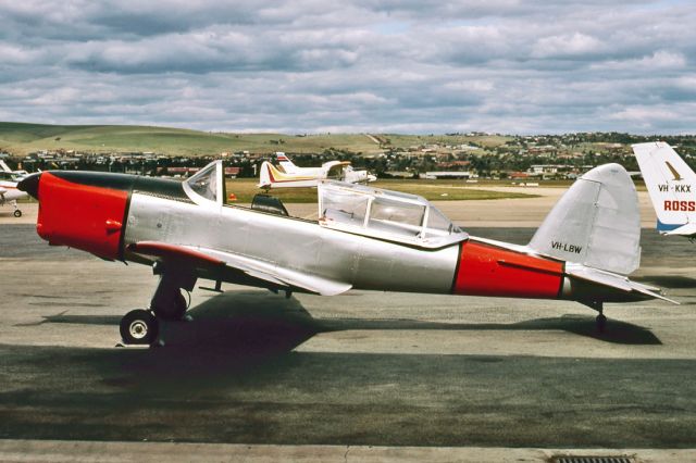 VH-LBW — - DE HAVILLAND DHC-1 CHIPMUNK 22 - REG : VH-LBW (CN C1/0101) - PARAFIELD AIRPORT ADELAIDE SA. AUSTRALIA - YPPF 10/9/1985