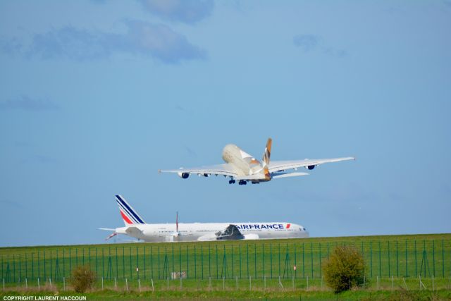 Airbus A380-800 (A6-APF)