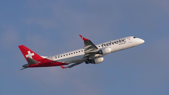 Embraer ERJ-190 (HB-JVR) - 26/02/18 departed to London LCY, take off from rwy10