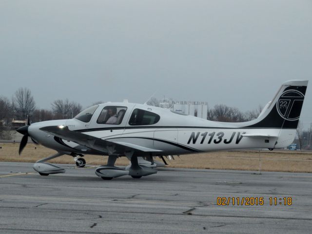 Cirrus SR-22 (N113JV)