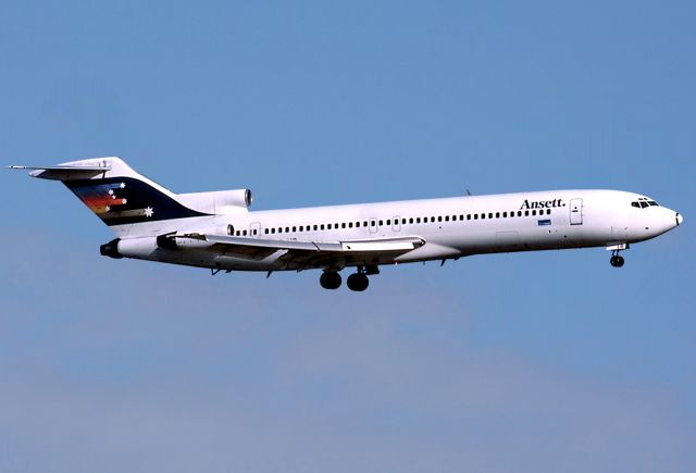 BOEING 727-200 (VH-ANB) - ANSETT AIRLINES OF AUSTRALIA - BOEING 727-277LR - REG : VH-ANB (CN 22642/1759) - ADELAIDE INTERNATIONAL AIRPORT SA. AUSTRALIA - YPAD 24/1/1987