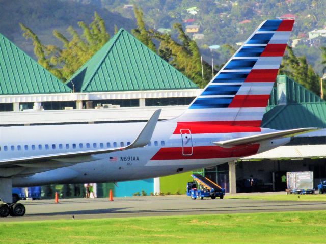 Boeing 757-200 (N691AA)