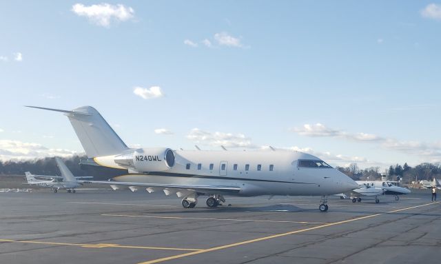 Canadair Challenger (N240WL)