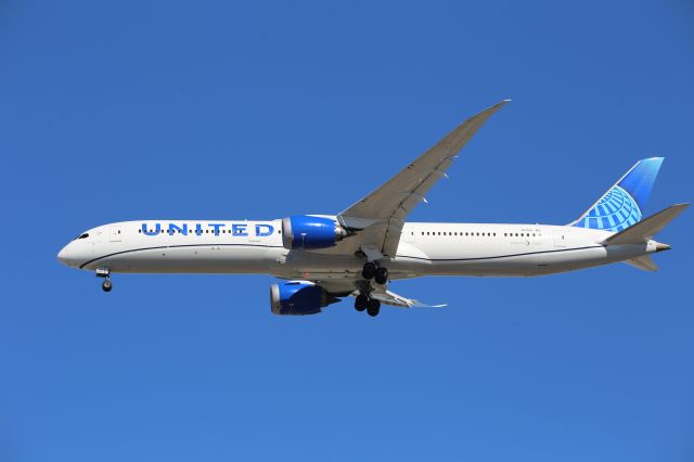 BOEING 787-10 Dreamliner (N12010)