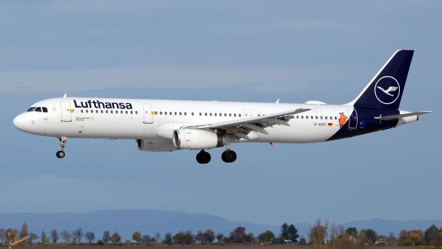 Airbus A321 (D-AIRY) - Airbus A321-131 Lufthansa "Die Maus" sticker, Prague, Nov 5, 2023