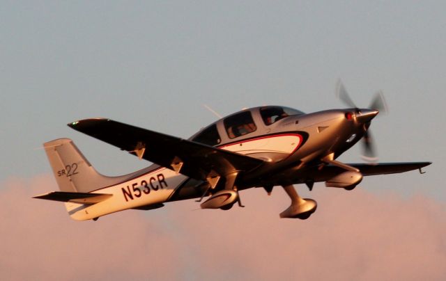 Cirrus SR-22 (N53CR)