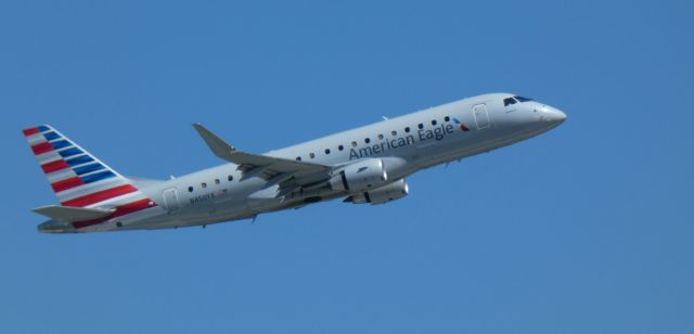 Embraer 175 (N450YX) - Shortly after departure is this 2021 American Airlines Eagle Embraer ERJ-175LR in the Summer of 2022.