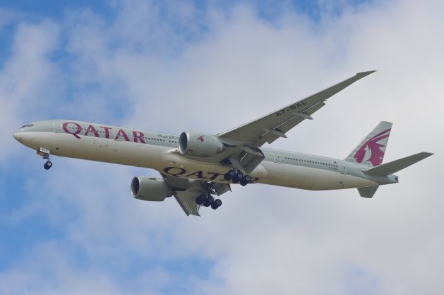 BOEING 777-300ER (A7-BAL)