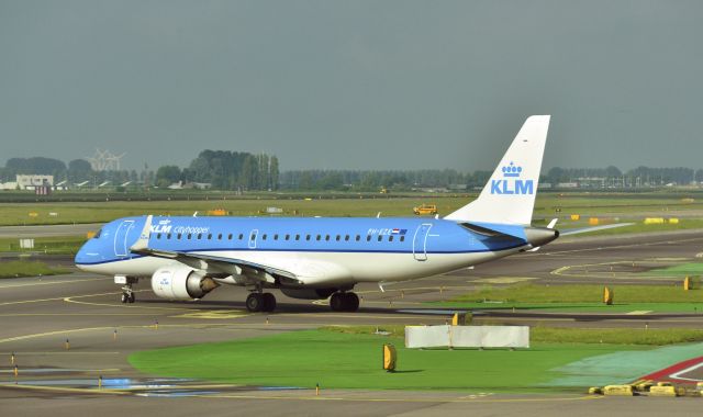 Embraer ERJ-190 (PH-EZE) - KLM Cityhopper Embraer ERJ-190STD PH-EZE in Amsterdam 
