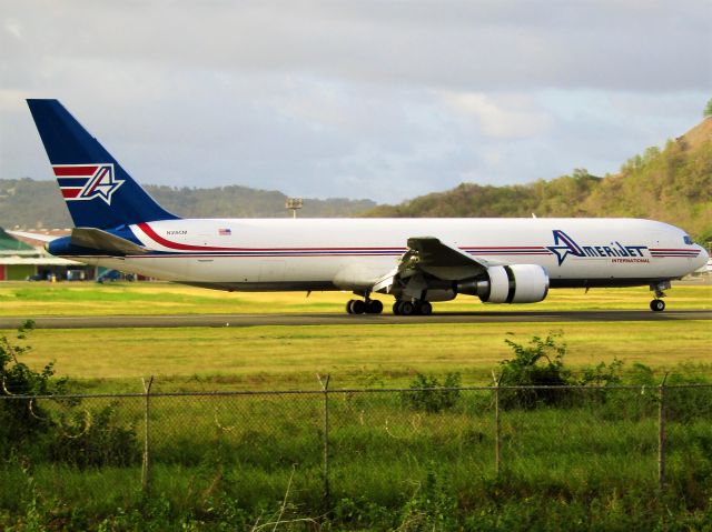 BOEING 767-300 (N319CM)