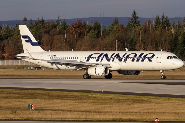 Airbus A321 (OH-LZK) - OH-LZK Finnair Airbus A321-231(WL) coming in from Helsinki (HEL / EFHK) @ Frankfurt - International (FRA / EDDF) / 24.11.2016