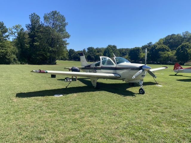 Beechcraft Bonanza (33) (N4215S)