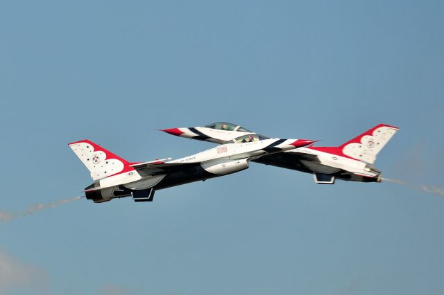 Lockheed F-16 Fighting Falcon — - Andrews Joint Base Airshow 2015