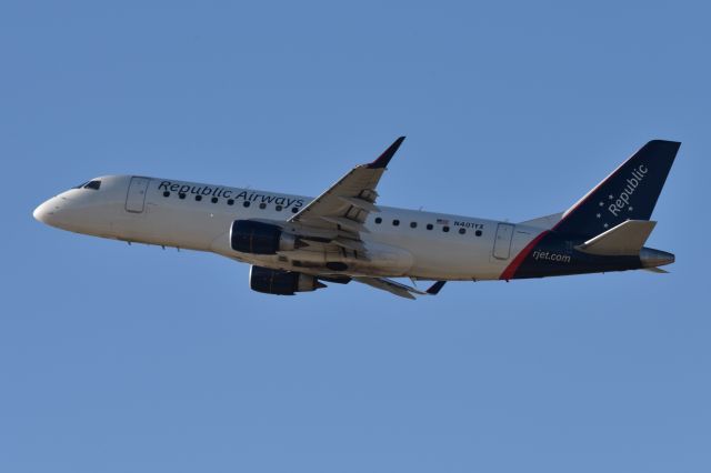 Embraer 175 (N401YX) - 23-R 02-29-24