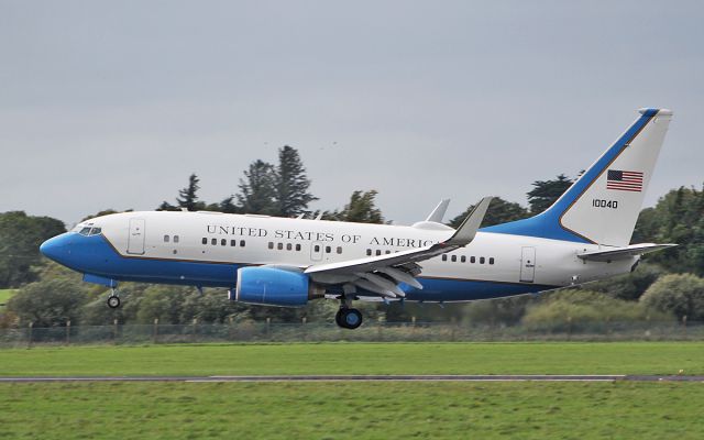 Boeing 737-700 (01-0040) - sam128 usaf c-40b 01-0040 landing at shannon 17/9/18.