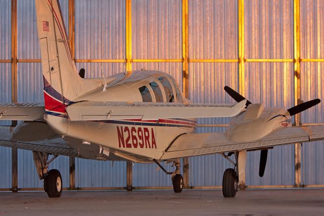 Beechcraft Baron (58) (N269RA)