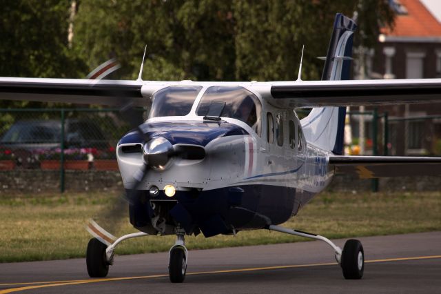 Cessna P210 Pressurized Centurion (OO-CIS)