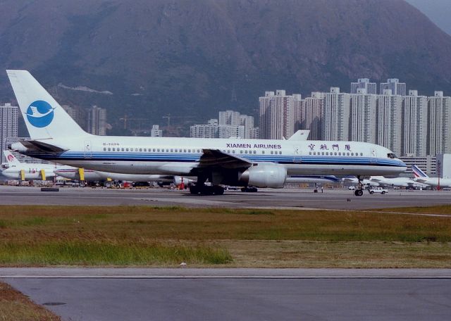 Boeing 757-200 (B-2829)