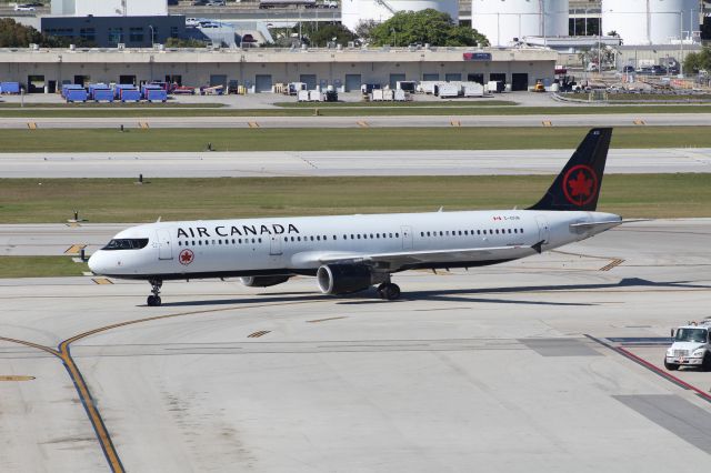 Airbus A321 (C-GIUB)