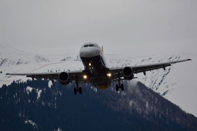 Airbus A321 (G-OZBU)