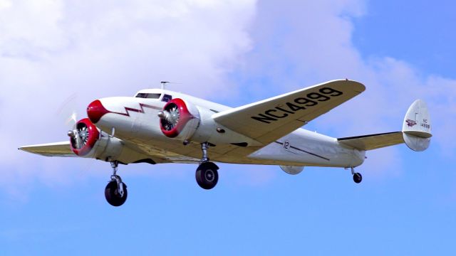 Lockheed L-12 Electra Junior (NC14999) - Airport Kerwe