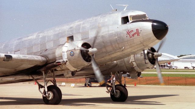 Douglas DC-3 (N941AT) - Dallas Love Field in 1994.