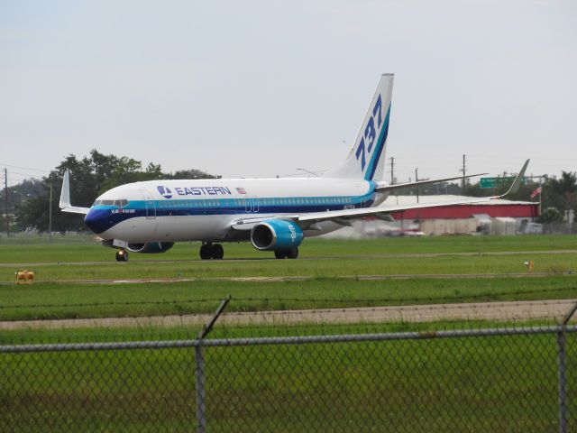 Boeing 737-800 (N277EA) - After sweeping the Rays, the San Francisco Giants are leaving St Pete Clearwater airport in their Eastern Airlines plane. They are now heading to Pittsburgh for their games against the Pirates. 