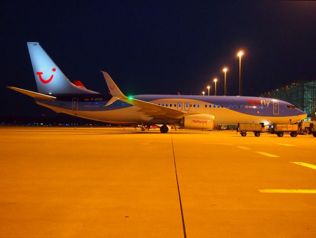 Boeing 737-800 (D-ATUP)