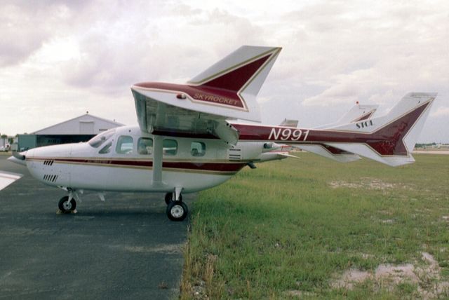 Cessna Super Skymaster (N991) - Seen here on 28-Sep-03.  Registration cancelled 10-Dec-10.