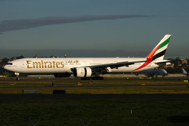 BOEING 777-300ER (A6-EBM) - from my "Sydney 2007" archives