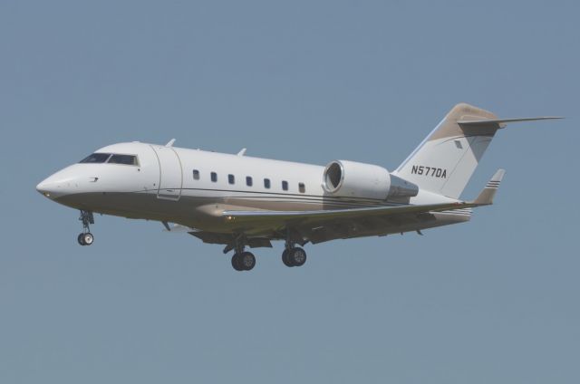 Canadair Challenger (N577DA)