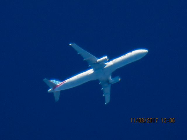 Airbus A321 (N551UW)