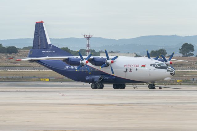 Antonov An-12 (EW-484TI)