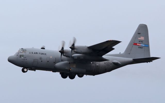 Lockheed C-130 Hercules (90-9107) - usaf c-130h 90-9107 dep shannon 17/1/17.