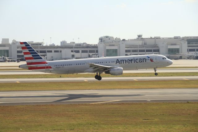 Airbus A321 (N184US)