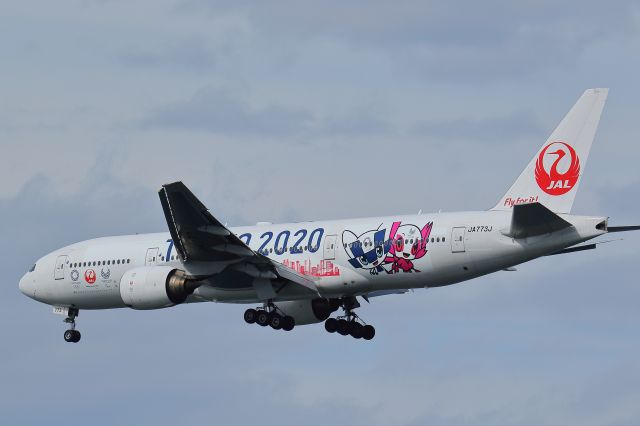 Boeing 777-200 (JA773J)