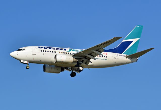 BOEING 737-600 (C-GWSJ)