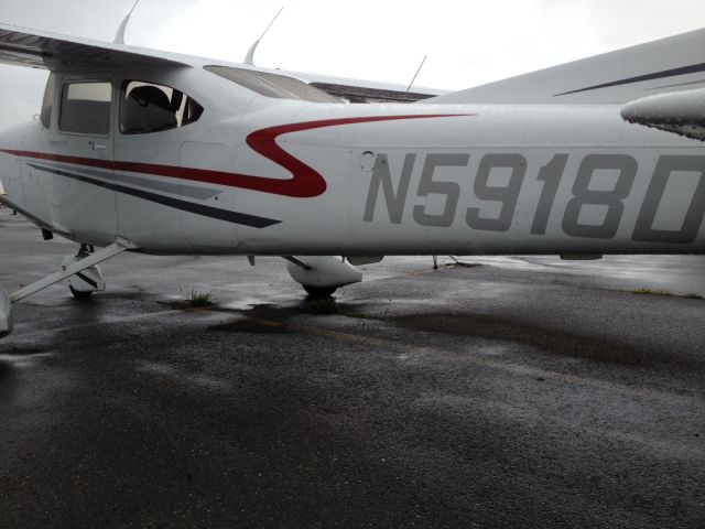 Cessna Skylane (N5918D)