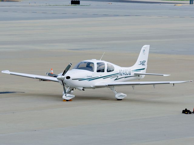 Cirrus SR-22 (N248DM)